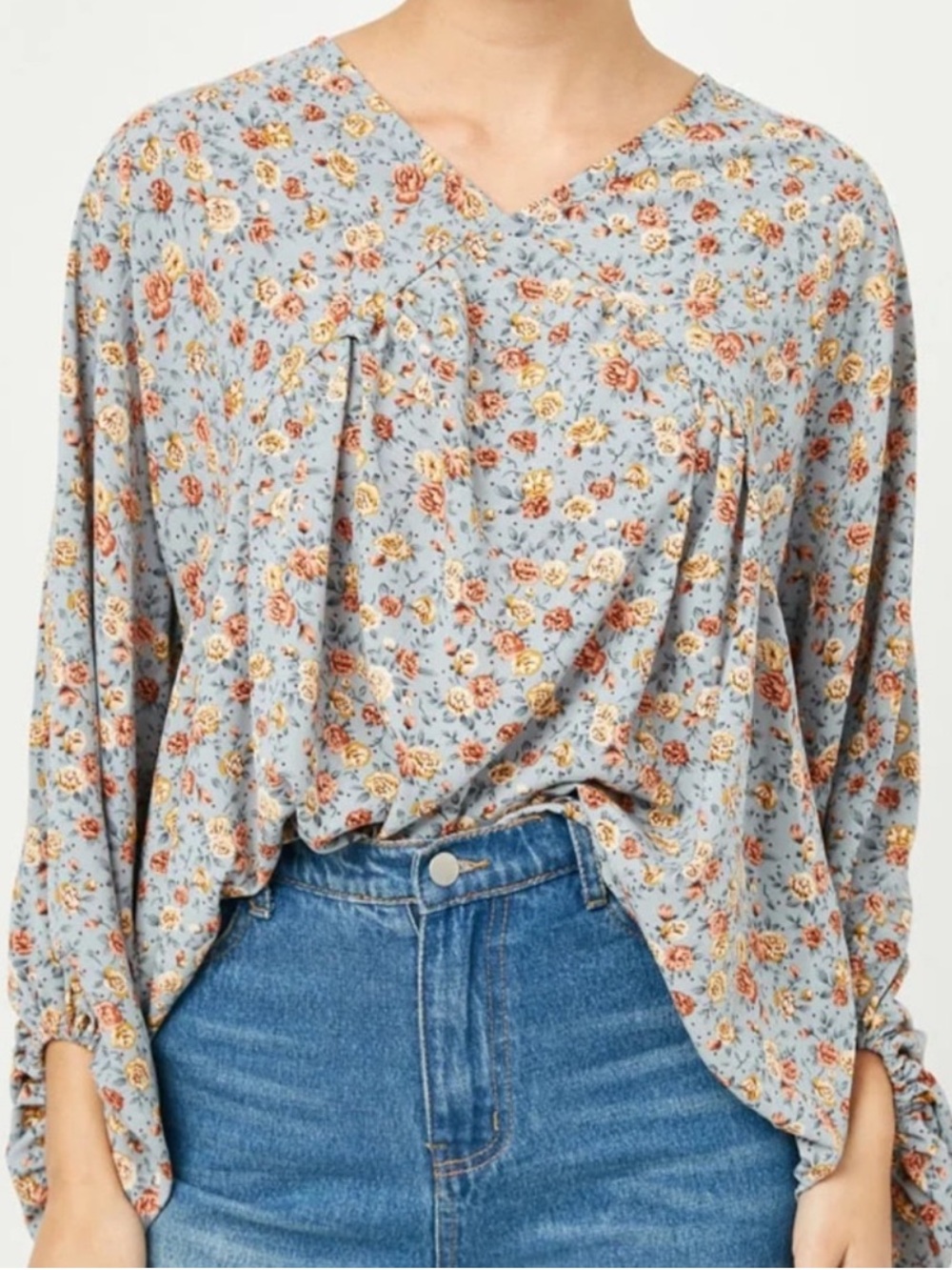 HAYDEN LA Balloon Sleeve V Neck Floral Blouse